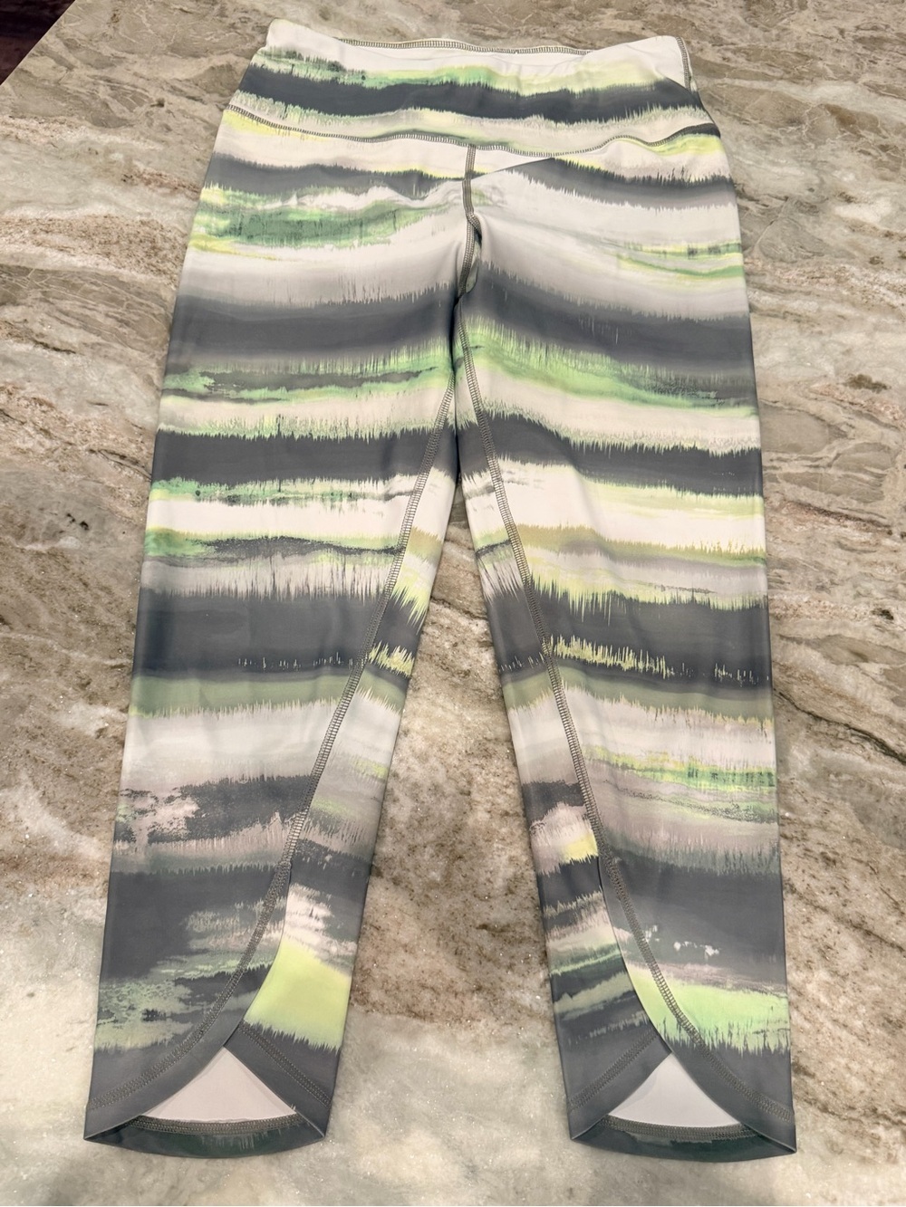 C&C Sport Abstract Print Cropped Leggings Medium Gray Green Athletic Yoga Pants